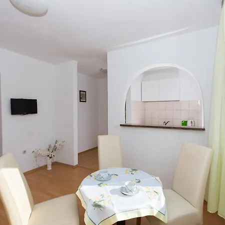 Apartment Nikola *