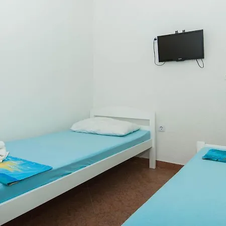 Nikola Apartment